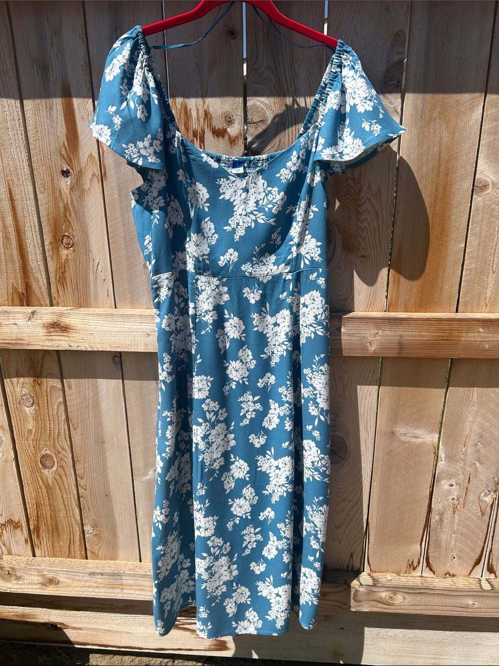Old Navy Flutter-Sleeve Crepe Midi Dress